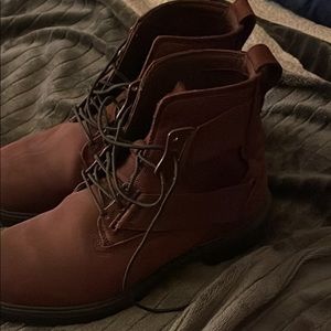 Size 9 1/2 Timberland boots maroon